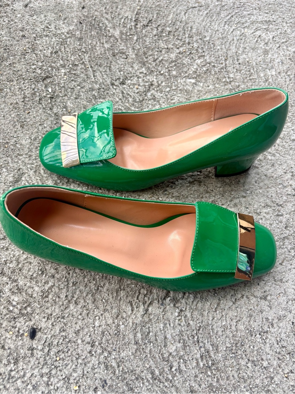 Green Patent Low Heel pumps